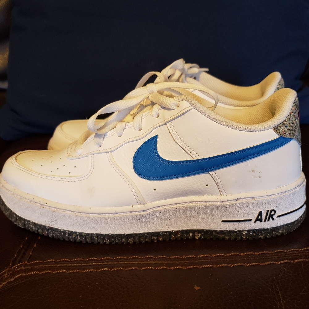 Nike AIR ladies 7.5 size, white/blue sneaker